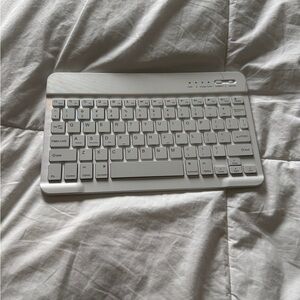 Ultra-Slim White Bluetooth Keyboard Rechargeable Portable Wireless